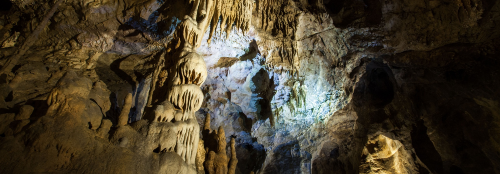 Hangtálas relaxáció a Szent István-barlangban.
