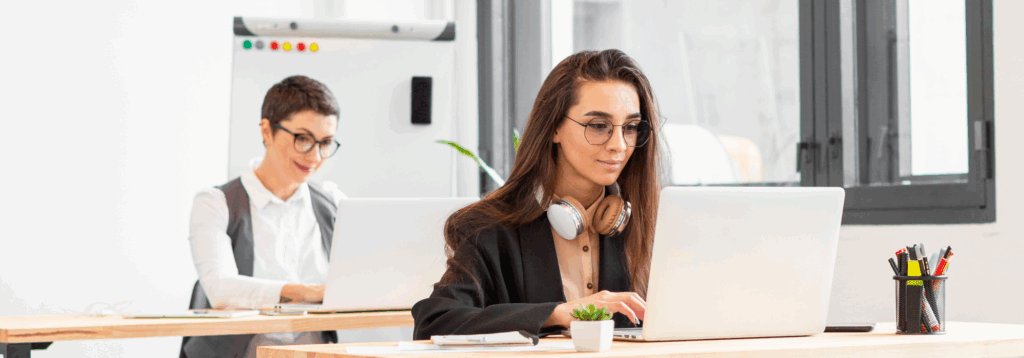 A coworking irodák világszerte többé váltak egyszerű munkahelyeknél.