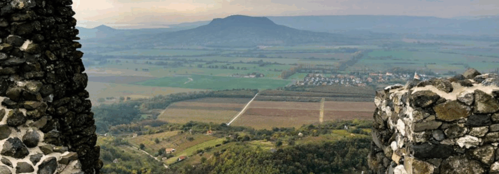  Gyulakeszi – a Csobánc lábánál